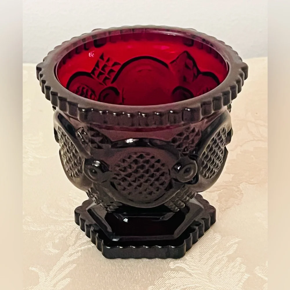 ELEGANT AVON 1876 CAPE COD COLLECTION RUBY RED FOOTED GLASS BOWL